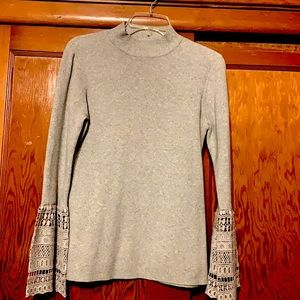 Who What Wear Fashions,short turtleneck top,long sleeve w/bottom flair,worn once